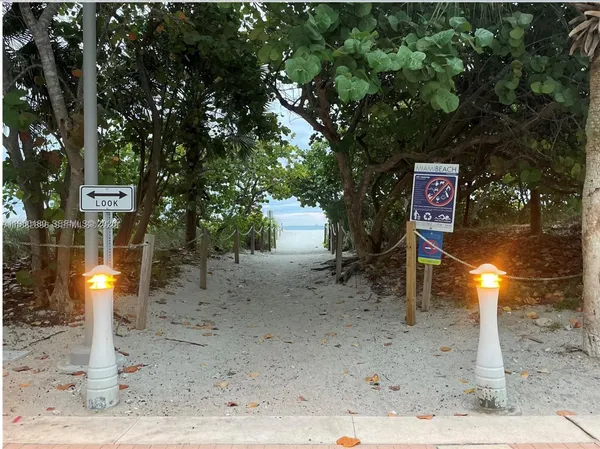 $3,550 | 5700 Collins Avenue, Unit 3H, Miami Beach, FL 33140