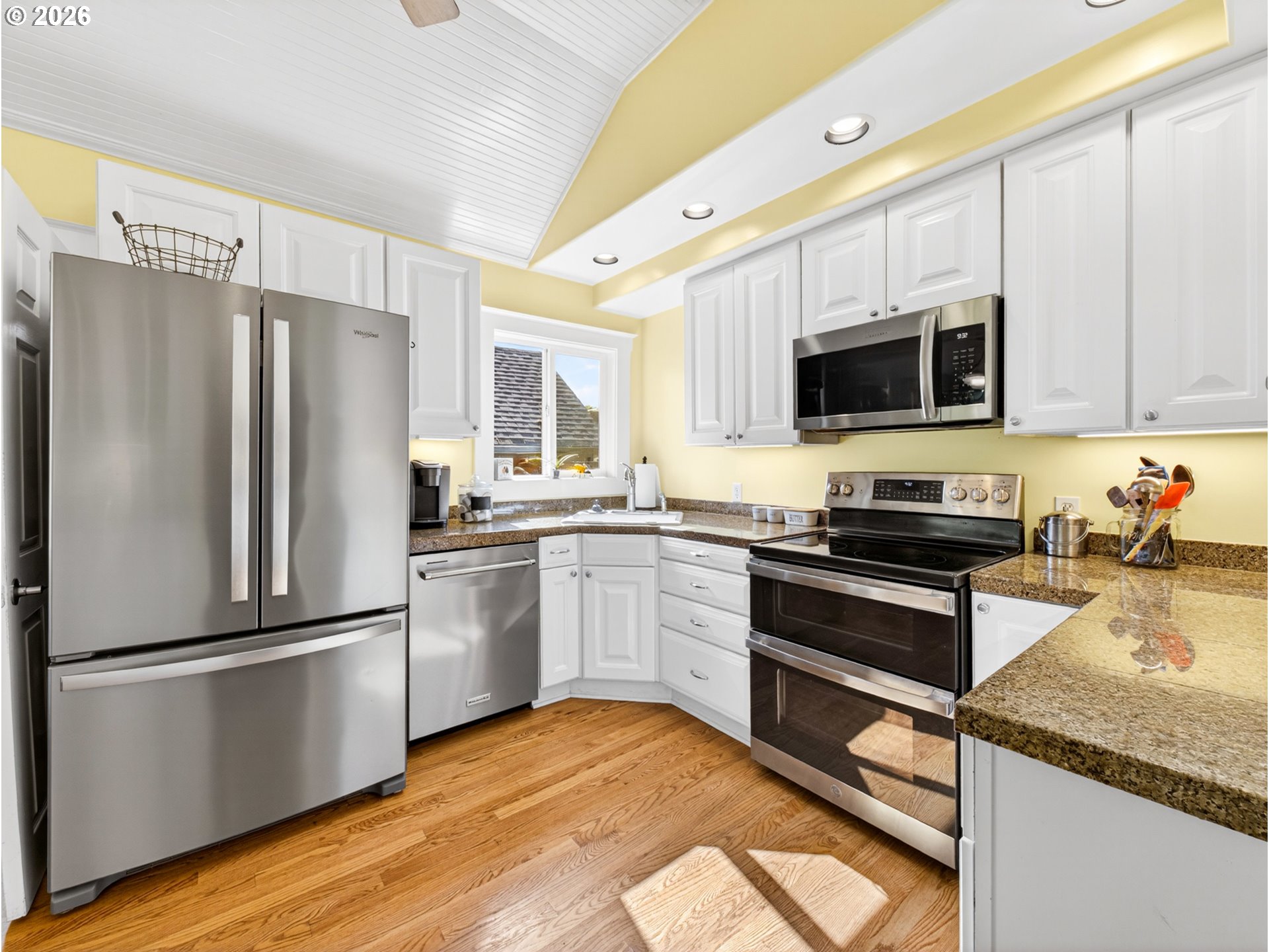 20556 South May Road Oregon City, OR 97045 - Photo 10 of 48 Kitchen