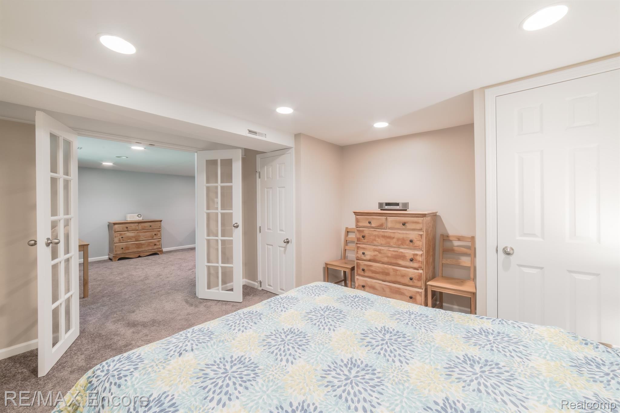 2555 New England Drive Rochester, MI 48309 - Photo 51 of 61 Phenomenal bedroom or playroom!