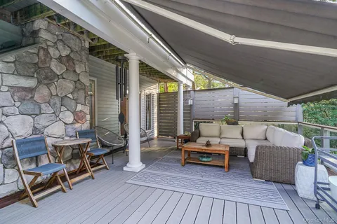 $1,599,990 | 84 McCulloch Drive, Dix Hills, NY 11746