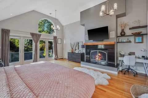 $1,599,990 | 84 McCulloch Drive, Dix Hills, NY 11746