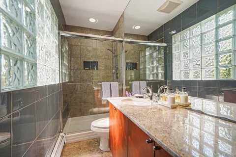 $1,599,990 | 84 McCulloch Drive, Dix Hills, NY 11746