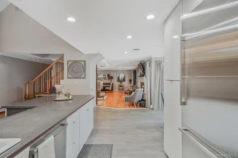 $1,599,990 | 84 McCulloch Drive, Dix Hills, NY 11746