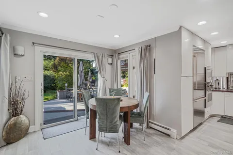 $1,599,990 | 84 McCulloch Drive, Dix Hills, NY 11746