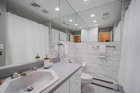 $1,599,990 | 84 McCulloch Drive, Dix Hills, NY 11746