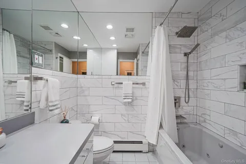 $1,599,990 | 84 McCulloch Drive, Dix Hills, NY 11746