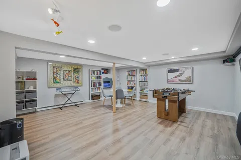 $1,599,990 | 84 McCulloch Drive, Dix Hills, NY 11746