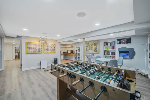 $1,599,990 | 84 McCulloch Drive, Dix Hills, NY 11746