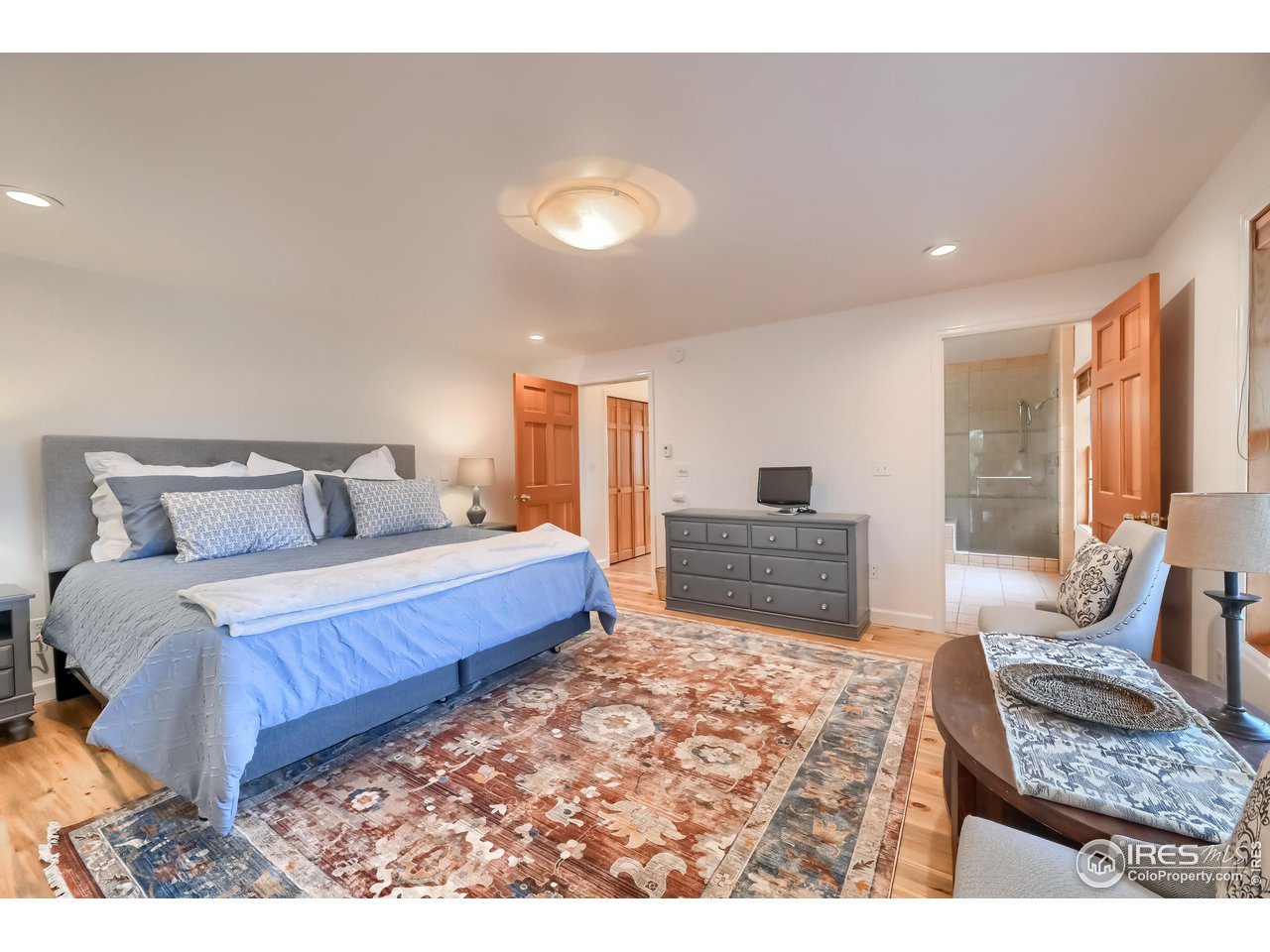 5163 Independence Road Boulder, CO 80301 - Photo 16 of 39 spacious main-floor primary bedroom