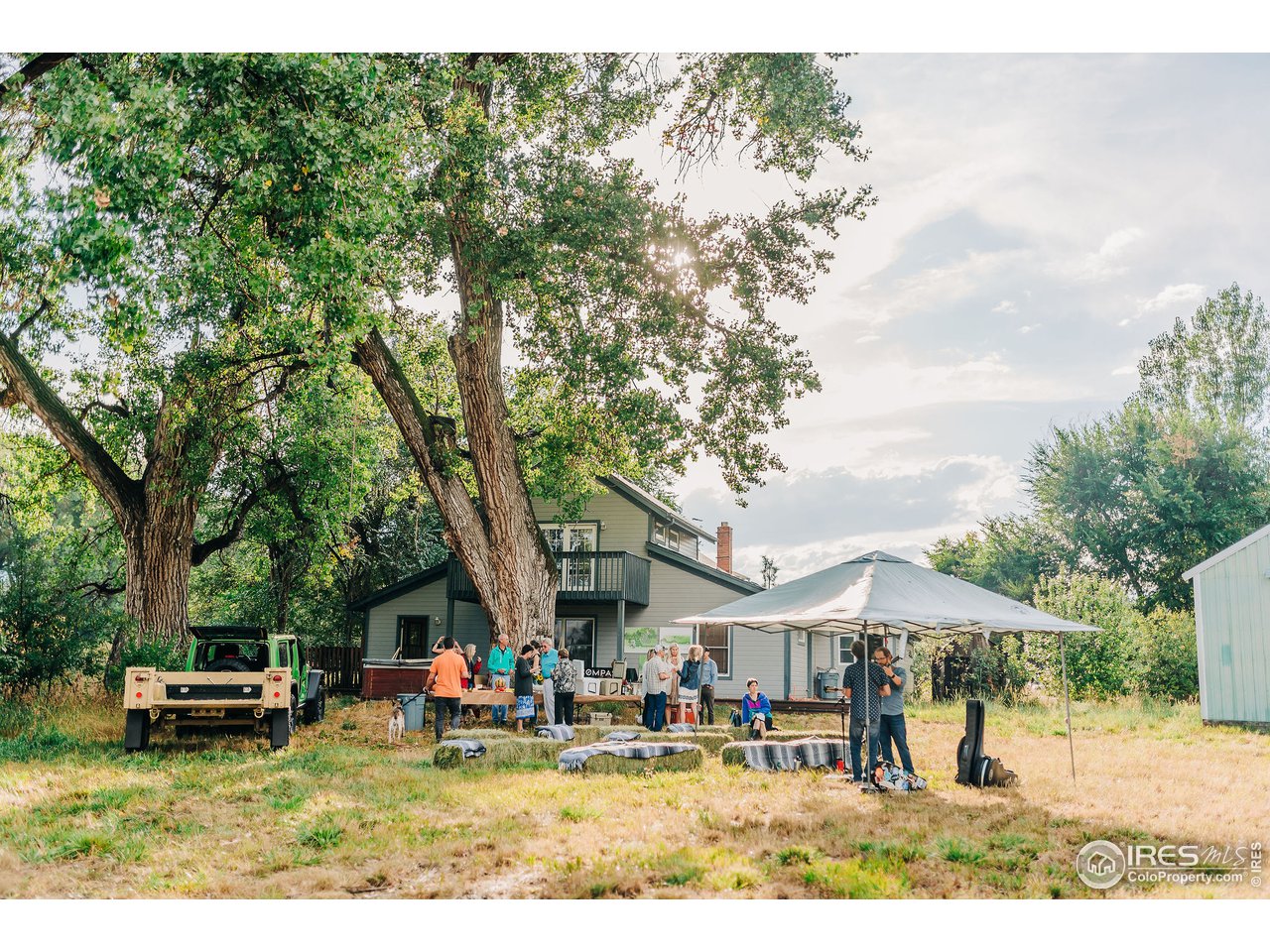 5163 Independence Road Boulder, CO 80301 - Photo 30 of 39 space to entertain