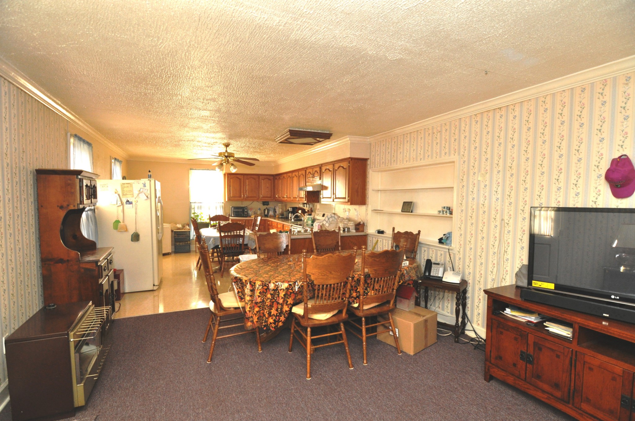238 Putman Well Road Rockvale, TN 37153 - Photo 5 of 42 a view of a dining room with furniture and a chandelier
