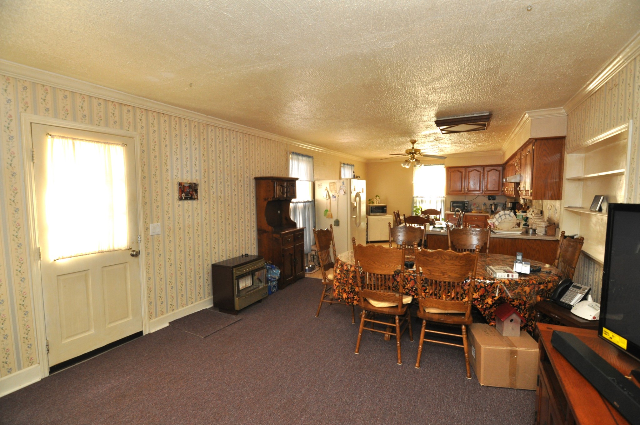 238 Putman Well Road Rockvale, TN 37153 - Photo 6 of 42 a very nice looking room with many windows and furniture