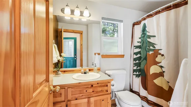 $999,999 | 160 Innsbruck Drive, Snoqualmie Pass, WA 98068