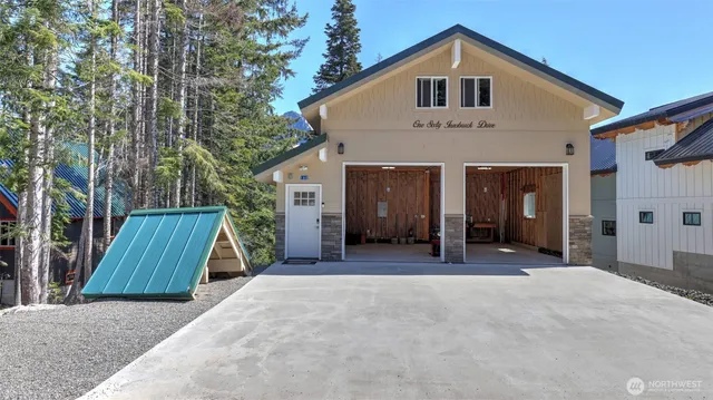 $999,999 | 160 Innsbruck Drive, Snoqualmie Pass, WA 98068