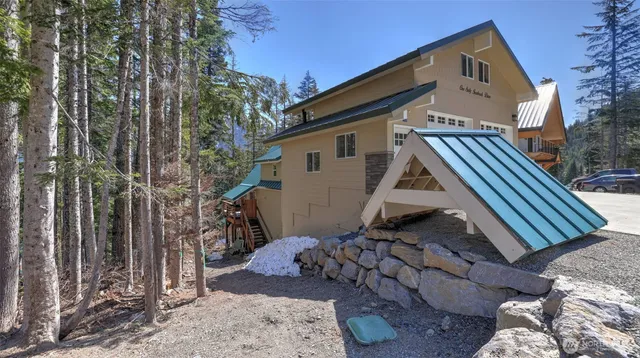 $999,999 | 160 Innsbruck Drive, Snoqualmie Pass, WA 98068