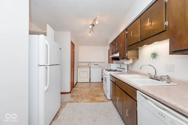 $219,900 | 921 North Bazil Avenue, Indianapolis, IN 46219