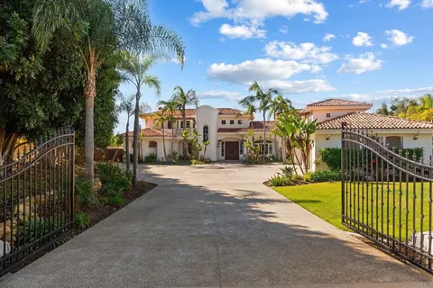 $5,800,000 | 3368 Calle Margarita, Encinitas, CA 92024