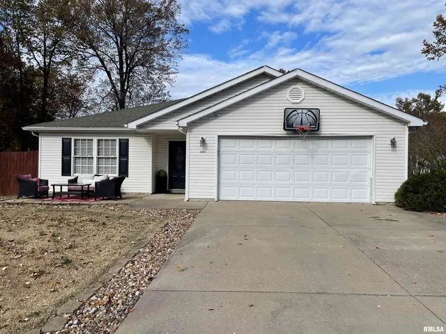 $220,000 | 1204 Barbara Lane, Marion, IL 62959