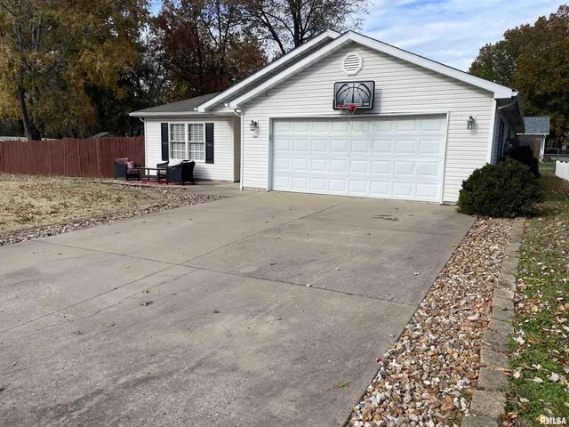 $220,000 | 1204 Barbara Lane, Marion, IL 62959
