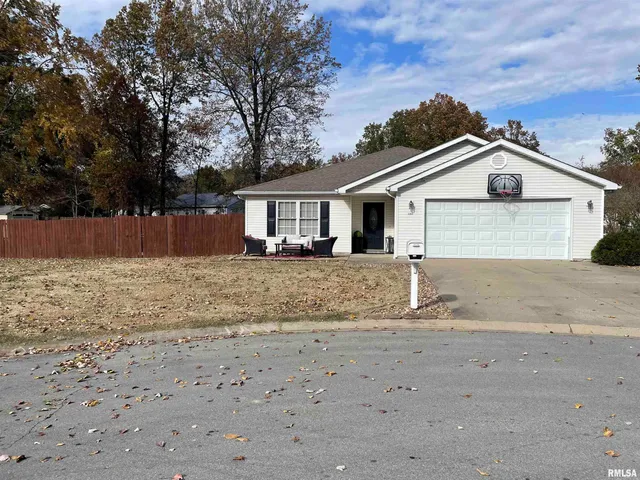$220,000 | 1204 Barbara Lane, Marion, IL 62959