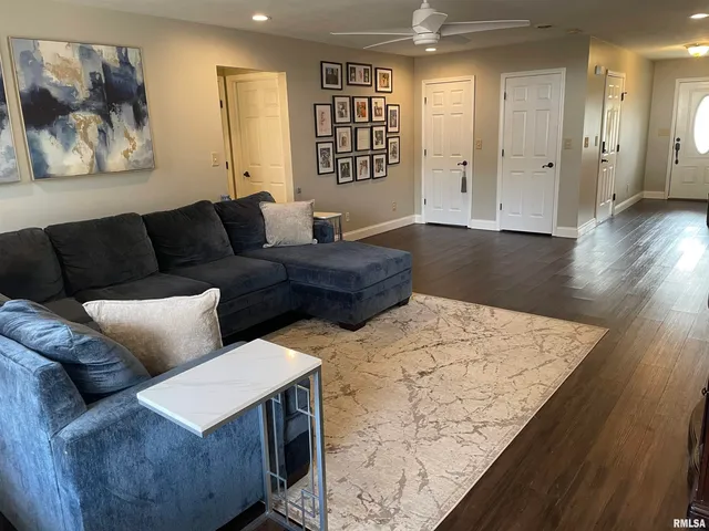 $220,000 | 1204 Barbara Lane, Marion, IL 62959