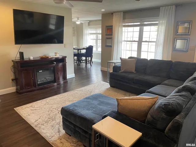 $220,000 | 1204 Barbara Lane, Marion, IL 62959