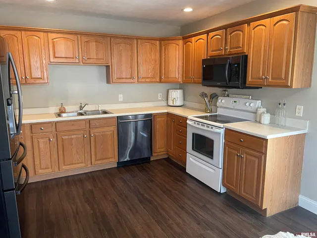 $220,000 | 1204 Barbara Lane, Marion, IL 62959