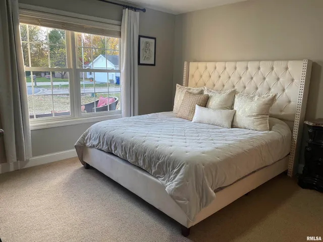 $220,000 | 1204 Barbara Lane, Marion, IL 62959