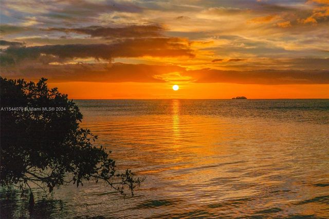 $22,500,000 | 94100 Overseas Highway, Tavernier, FL 33070