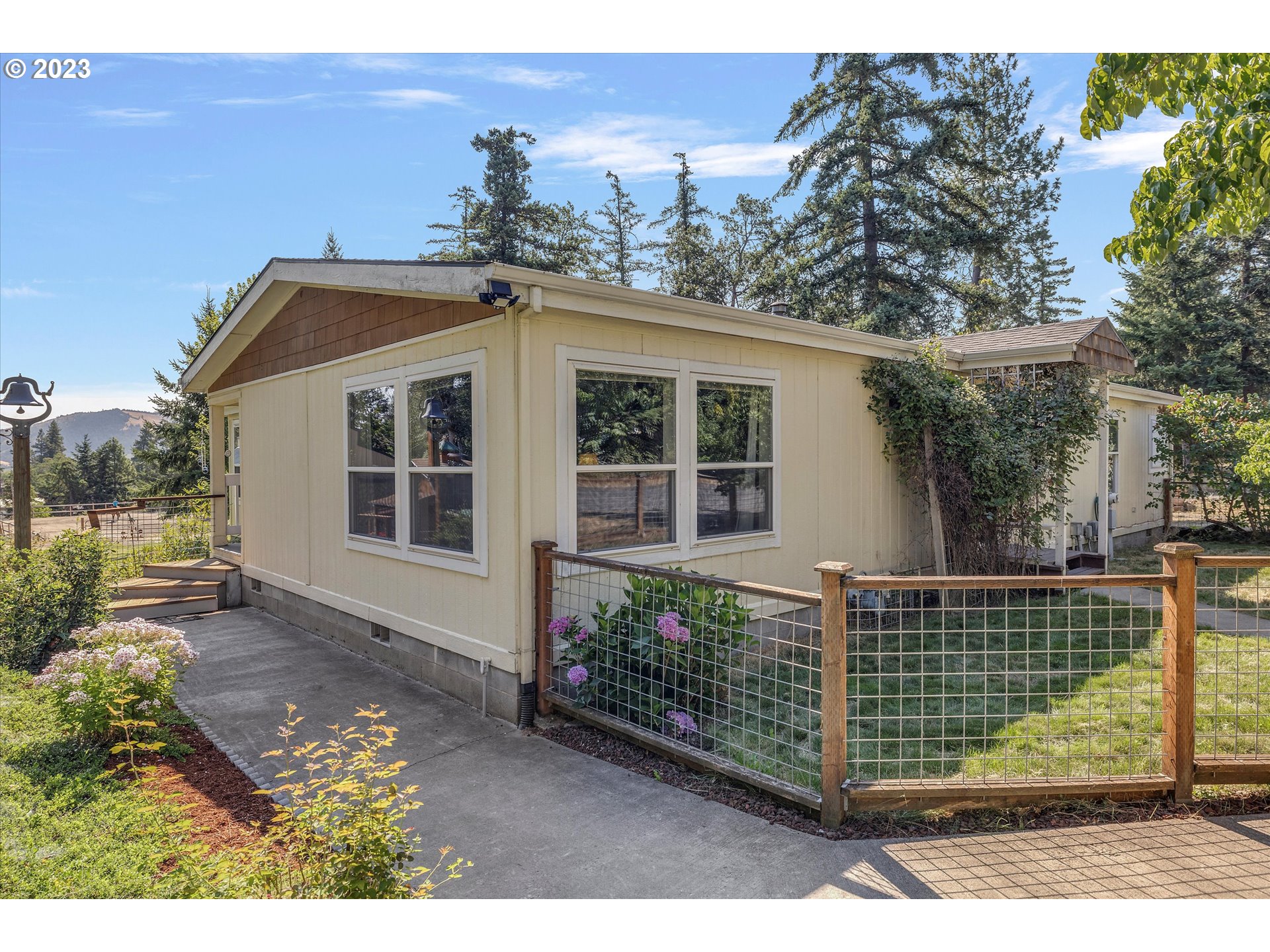 1415 Country Club Road Hood River, OR 97031 - Photo 1 of 46 Gallery Image 1