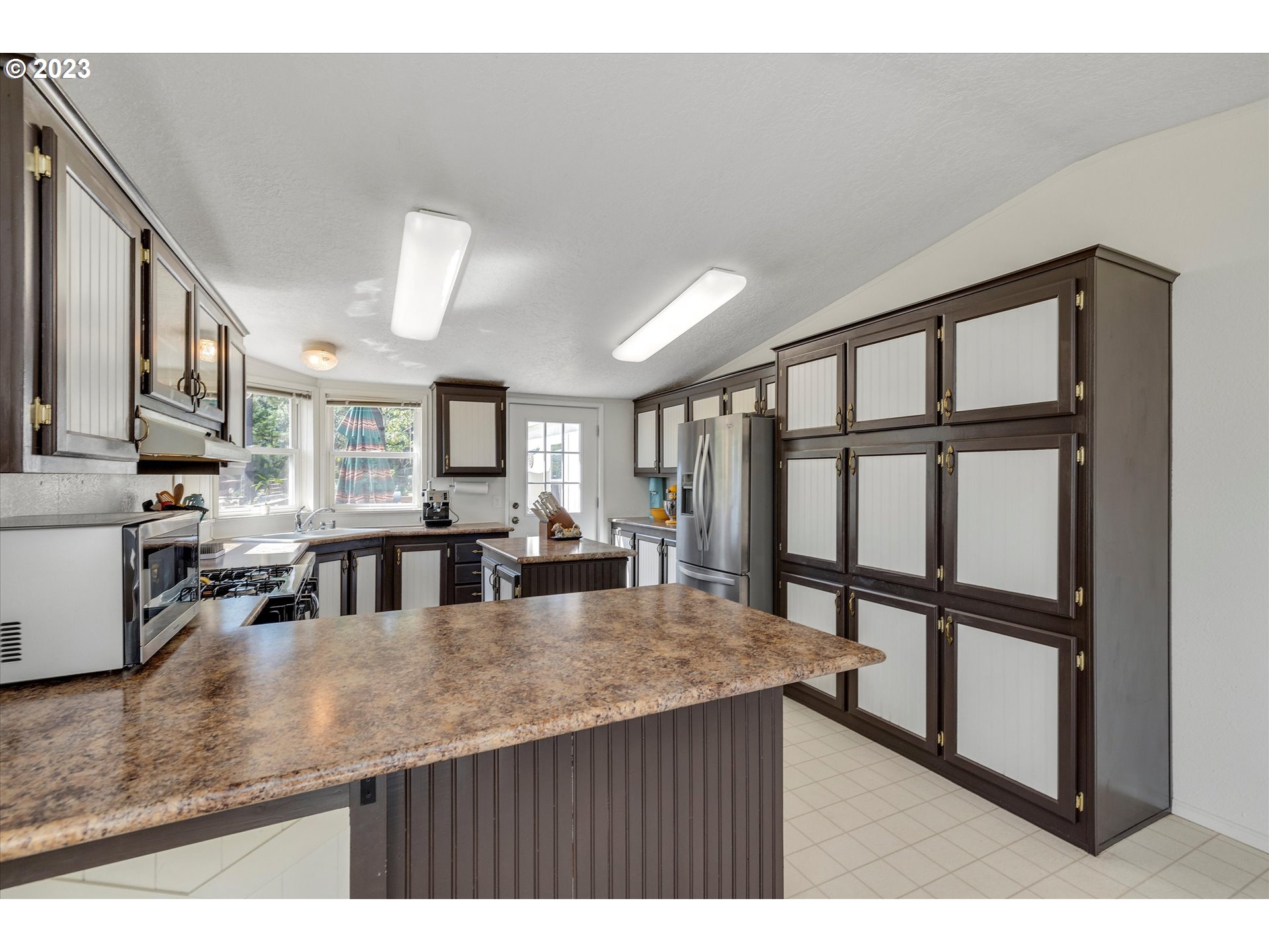 1415 Country Club Road Hood River, OR 97031 - Photo 16 of 46 Gallery Image 16