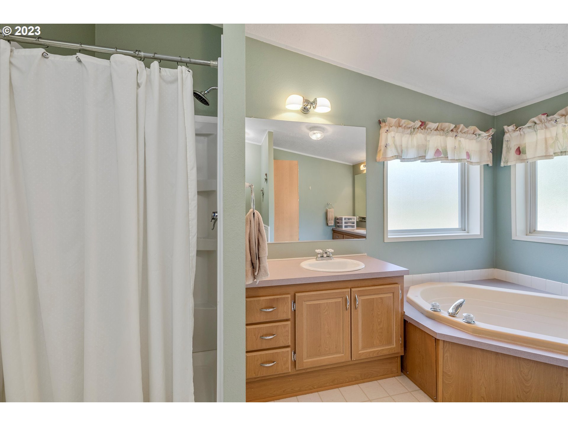 1415 Country Club Road Hood River, OR 97031 - Photo 28 of 46 Gallery Image 28