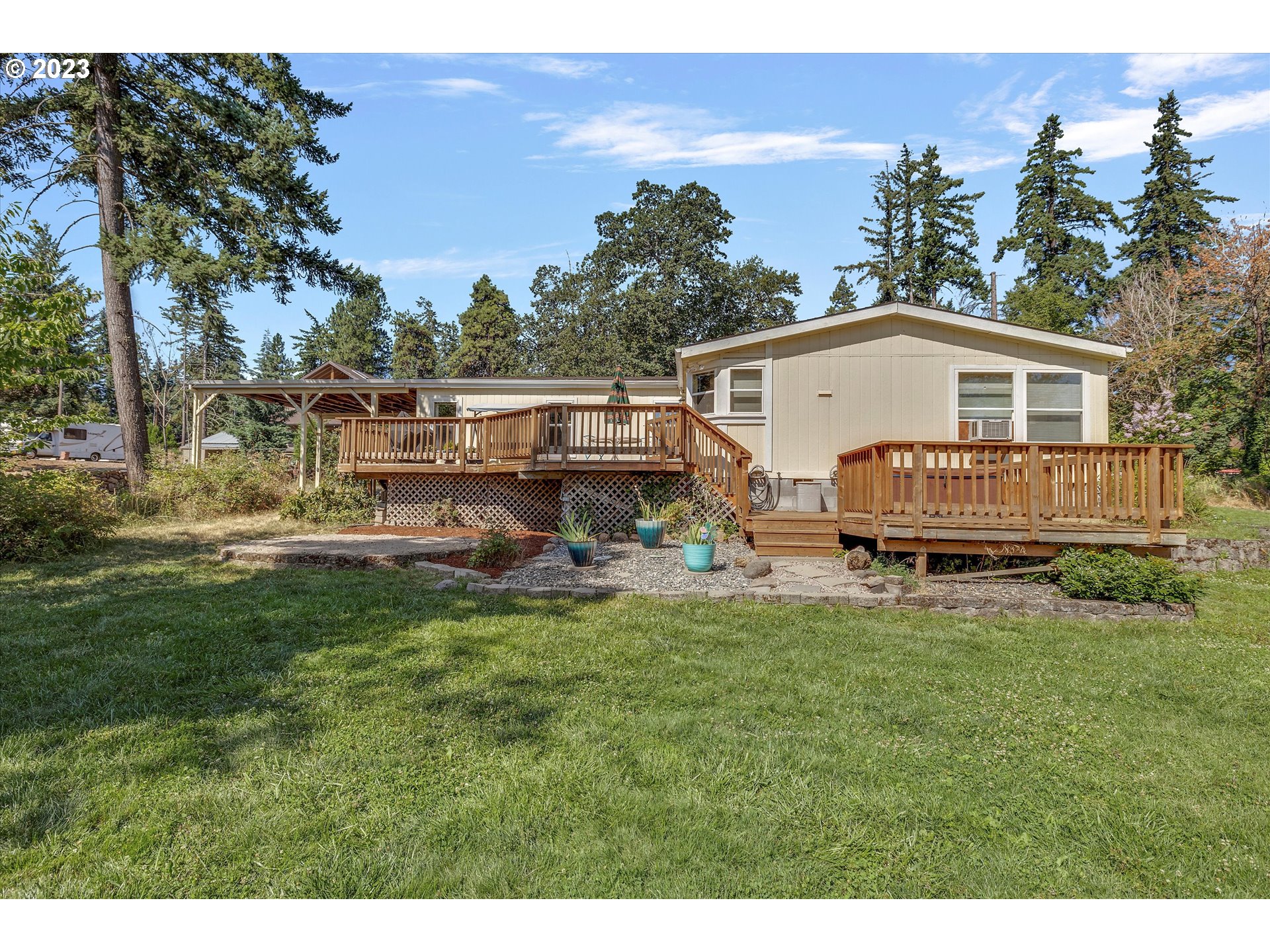 1415 Country Club Road Hood River, OR 97031 - Photo 3 of 46 Gallery Image 3
