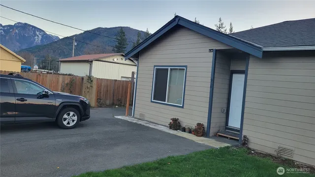 $479,990 | 918 Orchard Avenue, Gold Bar, WA 98251