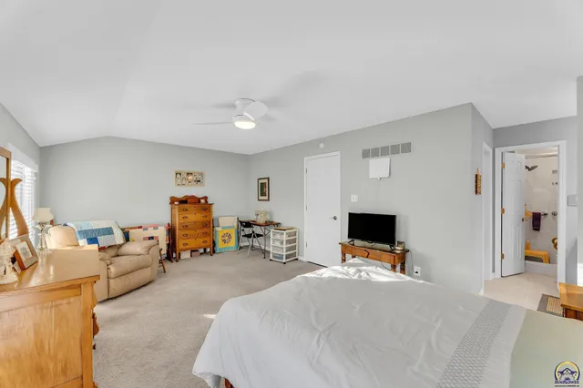 $289,900 | 5709 Southwest Quail Cove Circle, Topeka, KS 66614