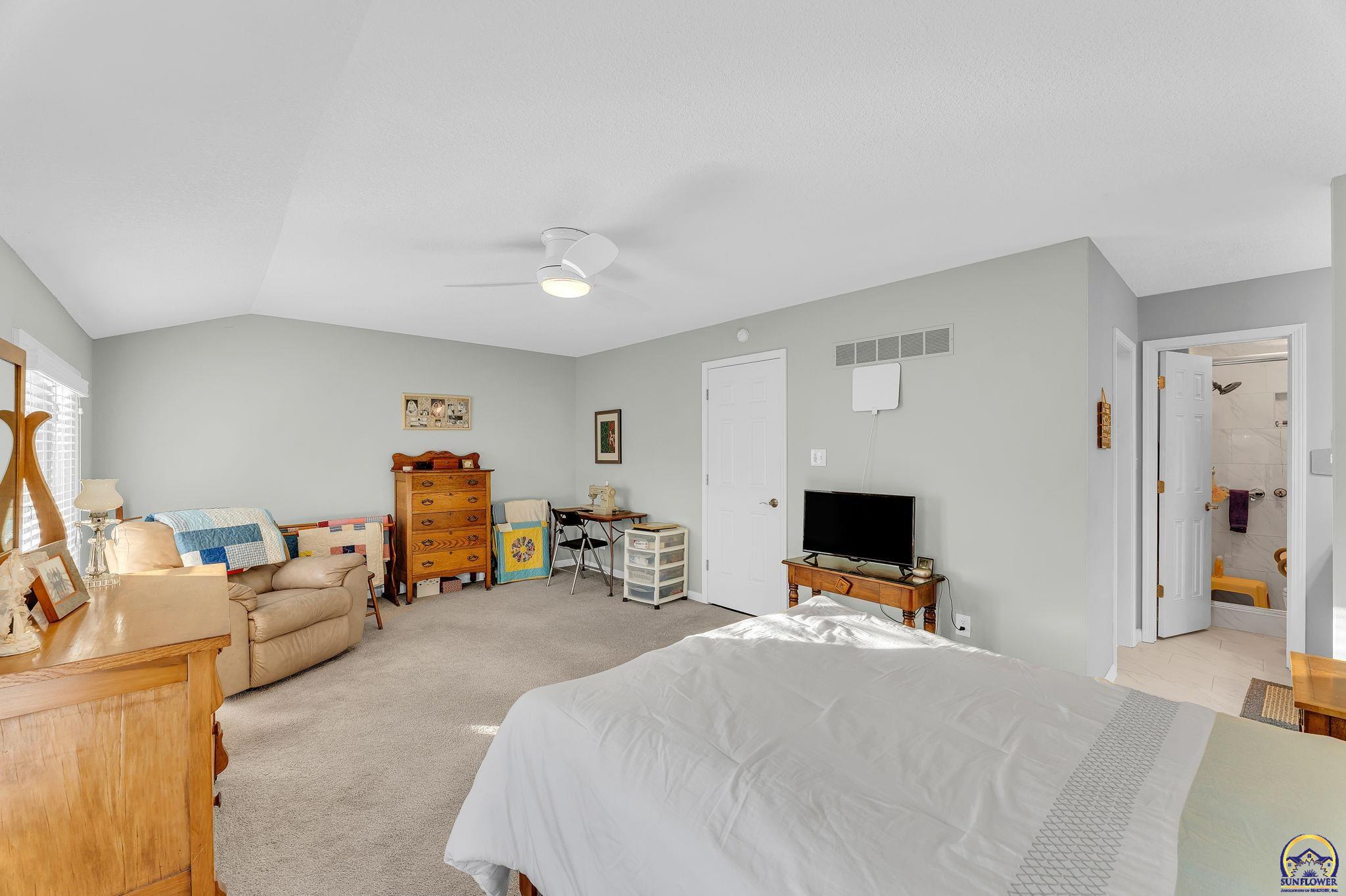 5709 Southwest Quail Cove Circle Topeka, KS 66614 - Photo 12 of 21