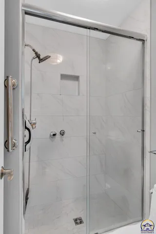 $289,900 | 5709 Southwest Quail Cove Circle, Topeka, KS 66614