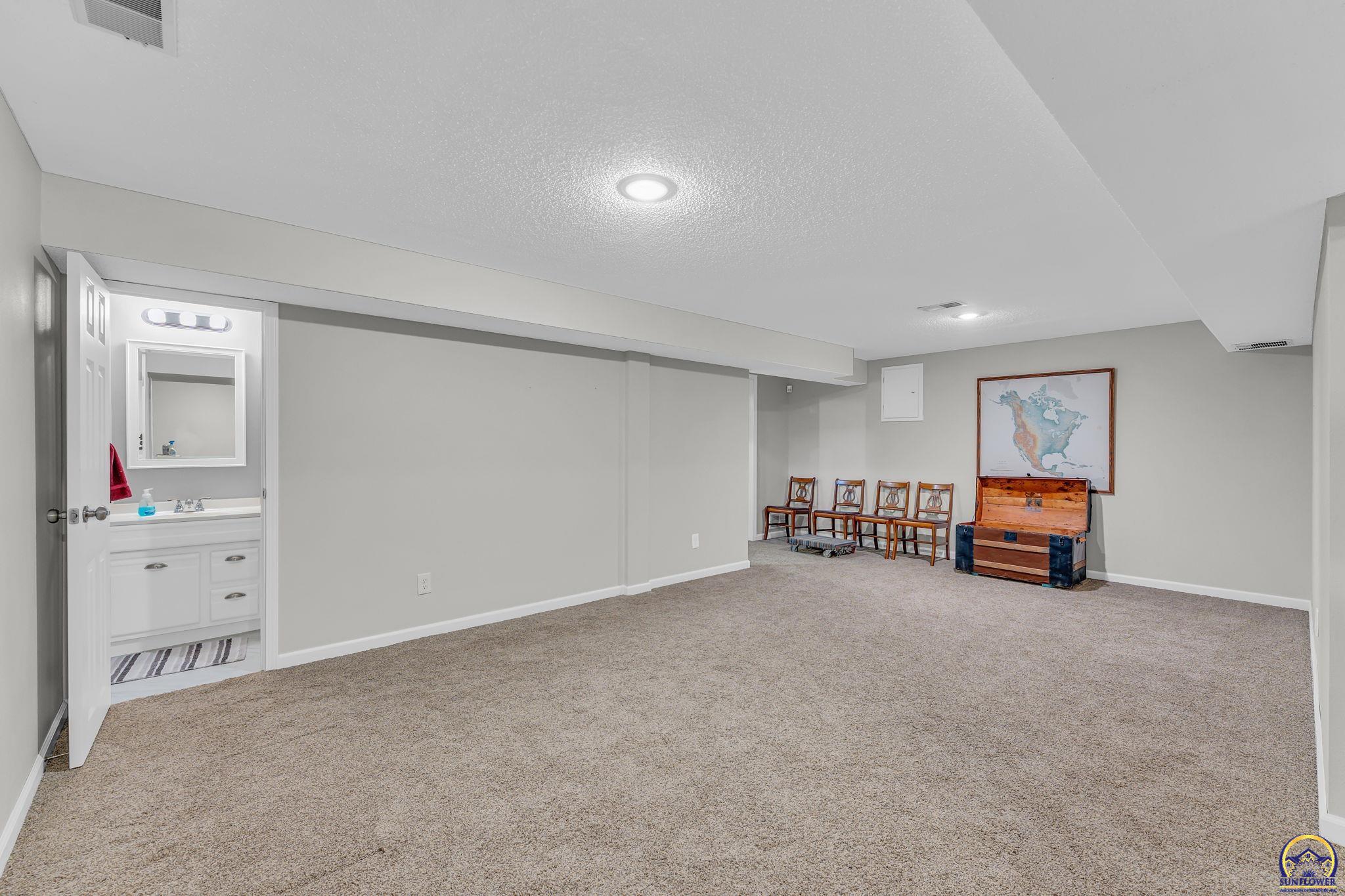 5709 Southwest Quail Cove Circle Topeka, KS 66614 - Photo 19 of 21