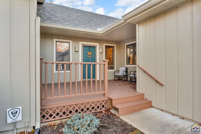 $289,900 | 5709 Southwest Quail Cove Circle, Topeka, KS 66614