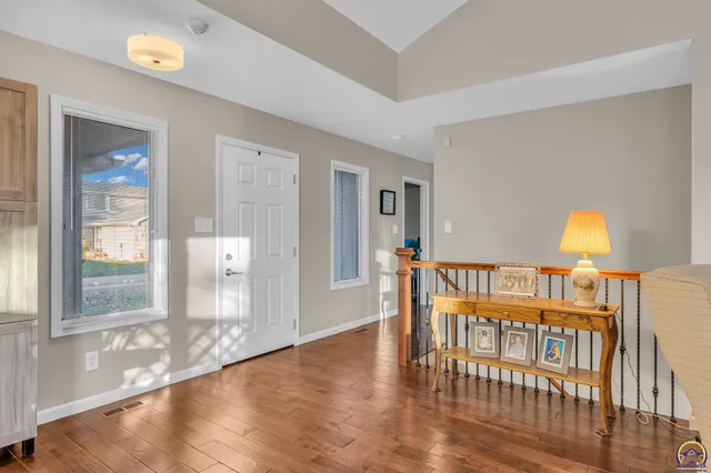 $289,900 | 5709 Southwest Quail Cove Circle, Topeka, KS 66614