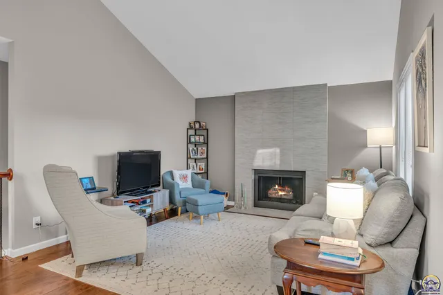 $289,900 | 5709 Southwest Quail Cove Circle, Topeka, KS 66614