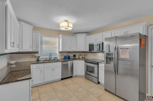 $289,900 | 5709 Southwest Quail Cove Circle, Topeka, KS 66614