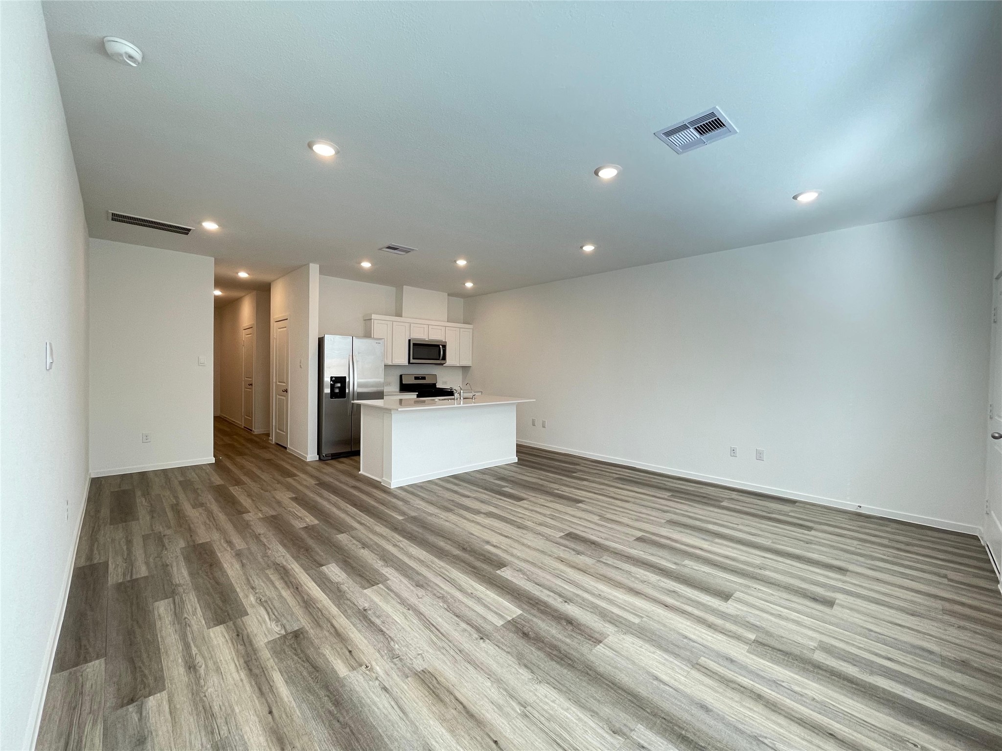 923 Moon Drop Lane Houston, TX 77090 - Photo 3 of 26