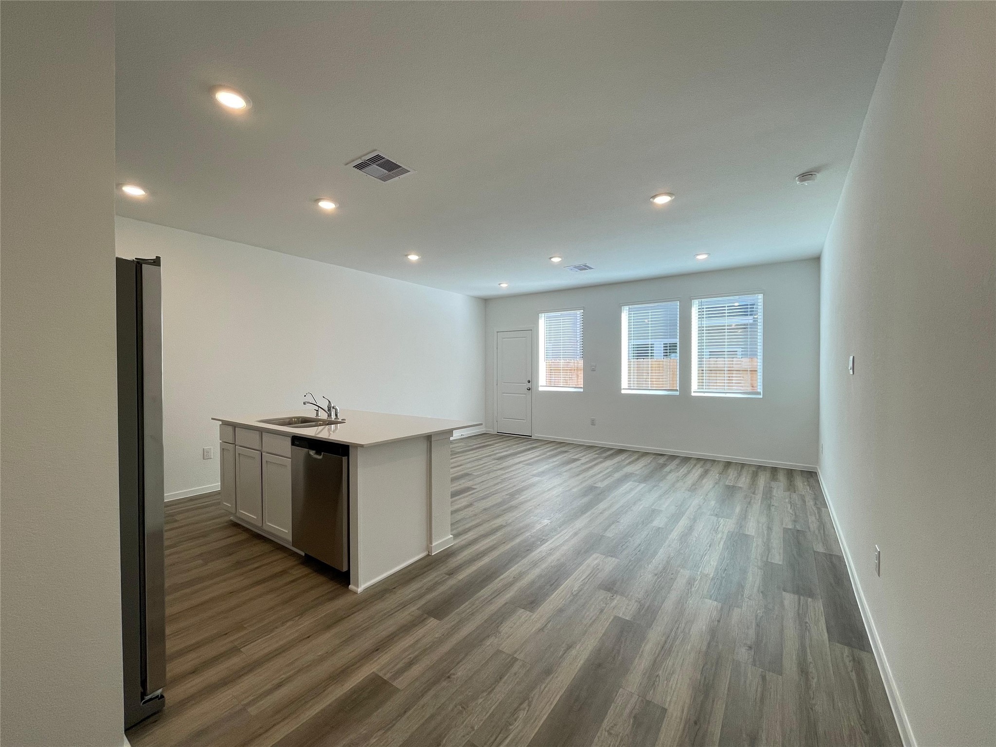 923 Moon Drop Lane Houston, TX 77090 - Photo 4 of 26