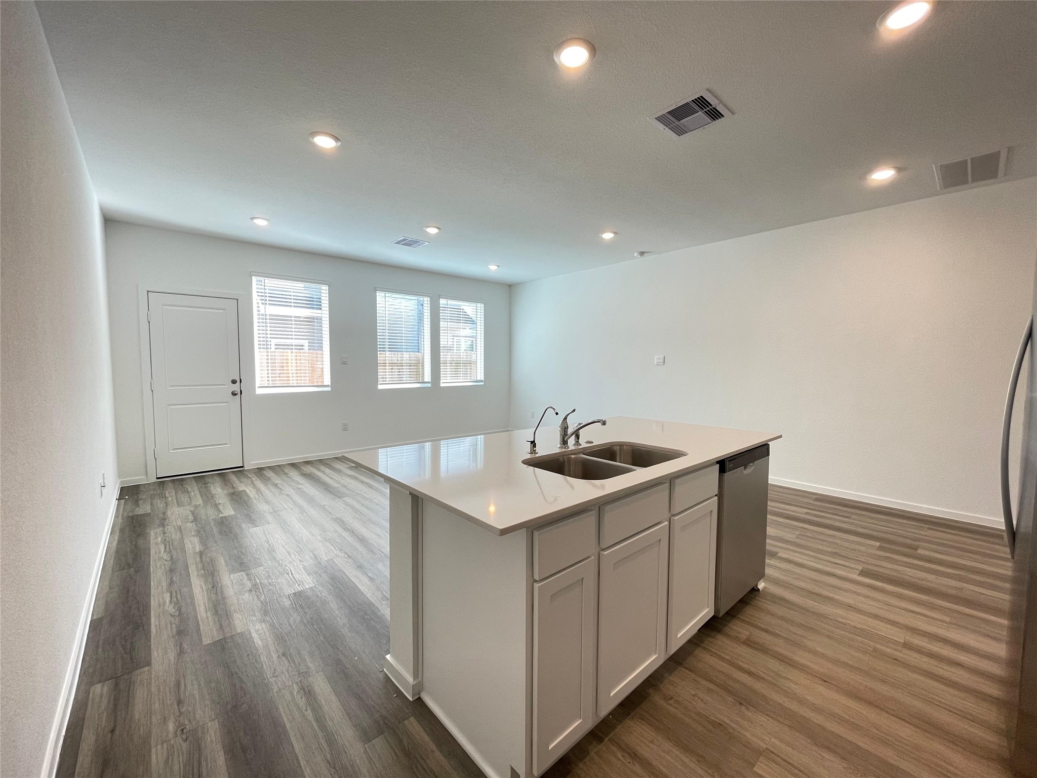 923 Moon Drop Lane Houston, TX 77090 - Photo 6 of 26