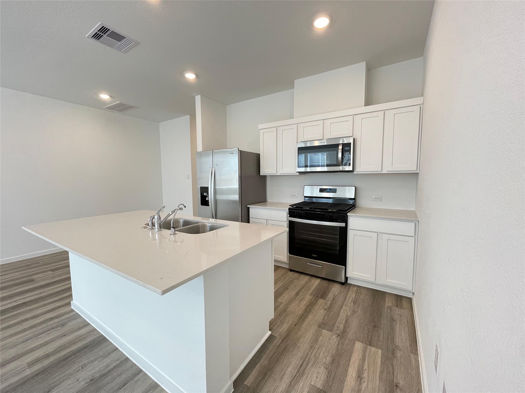 923 Moon Drop Lane Houston, TX 77090 - Photo 9 of 26