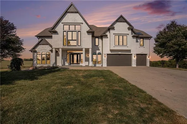 $1,750,000 | 2600 Northwest 108th Street, Kansas City, MO 64154