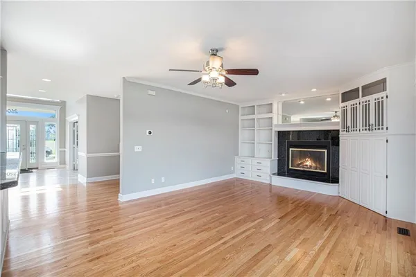 $1,750,000 | 2600 Northwest 108th Street, Kansas City, MO 64154