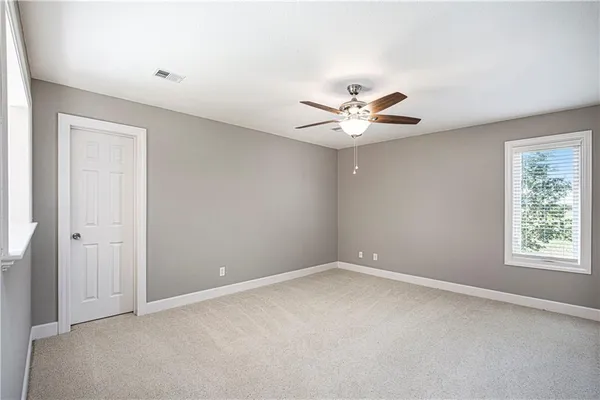 $1,750,000 | 2600 Northwest 108th Street, Kansas City, MO 64154