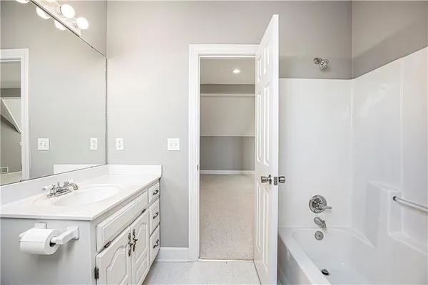 $1,750,000 | 2600 Northwest 108th Street, Kansas City, MO 64154